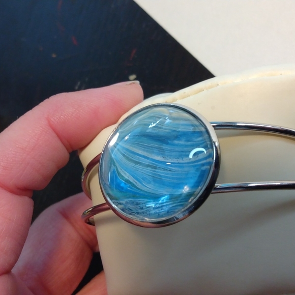 Silver cuff bracelet w/design by Ms Mels Creations w/colors blue-green-white - Picture 2 of 3